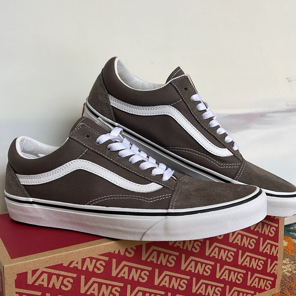 Vans WMNS Old Skool
Color Theory Bungee Cord
VN0005UF9JC
Sneakers - Picture 10 of 16